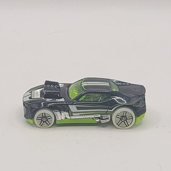 2010 Mattel Hot Wheels HW Twinduction Car Black Green Tint and Base - Picture 3 of 5